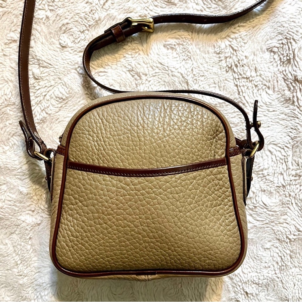 Dooney & Bourke R768 Vintage Camera Bag - Picture 3 of 12